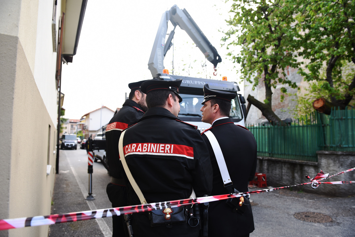 Napoli, crolla la parete di una scuola: alcuni bimbi sono contusi