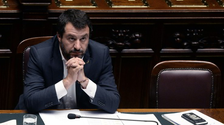 Direttiva sugli sbarchi, Salvini: "Nessuno scontro con vertici militari". Ma lo Stato Maggiore: "Dipendiamo dalla Difesa"
