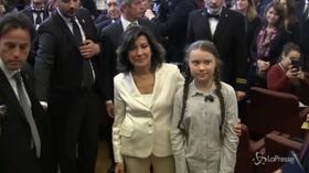Clima, Greta in Senato: “Rivogliamo i nostri sogni e le nostre speranze”