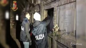 Roma, cocaina nascosta nei loculi del Cimitero del Verano