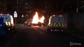 Scontri in Irlanda del Nord, uccisa una giornalista a Derry