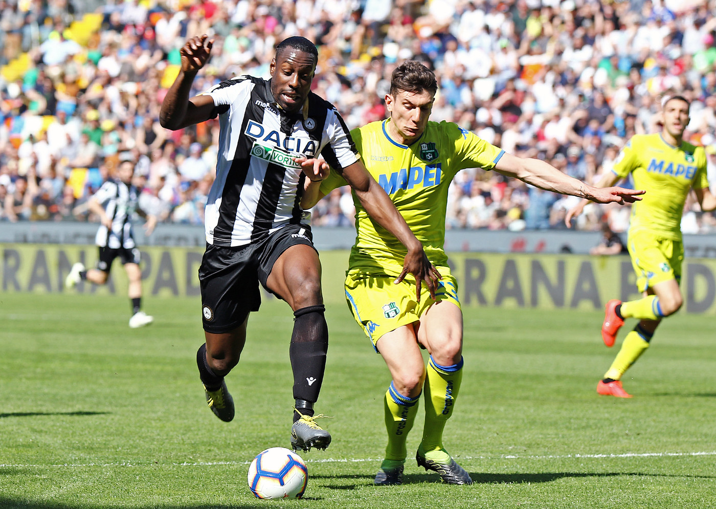 Serie A, l’autogol di Lirola salva l’Udinese: punto per la salvezza, 1-1 con il Sassuolo