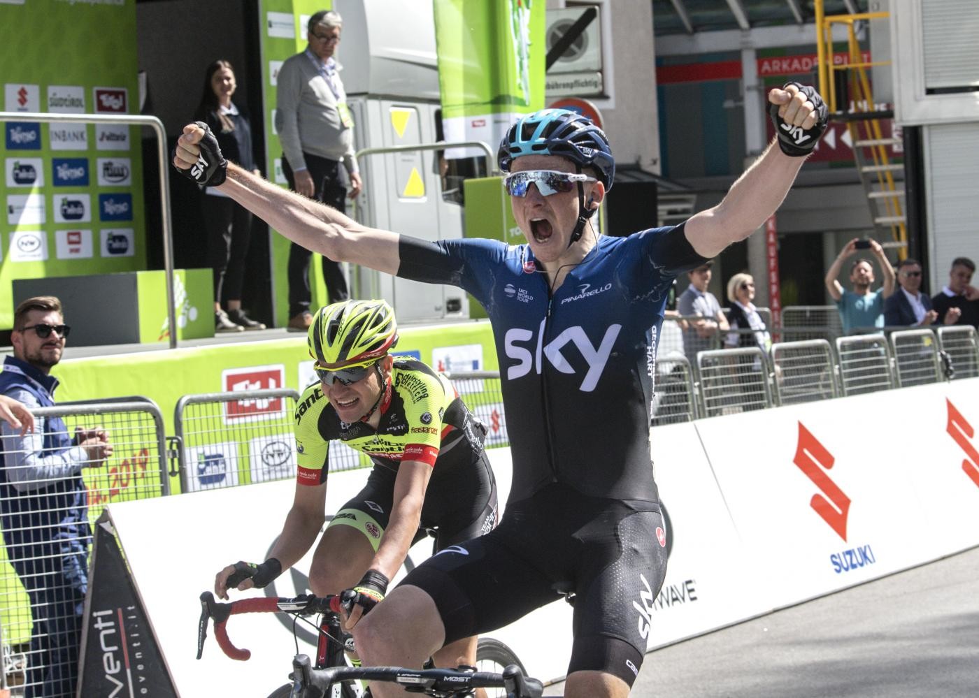 Ciclismo, Tour Alps: Geoghegan Hart vince la prima tappa