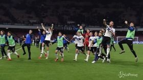 Serie A, l’Atalanta sbanca Napoli e aggancia il Milan al quarto posto