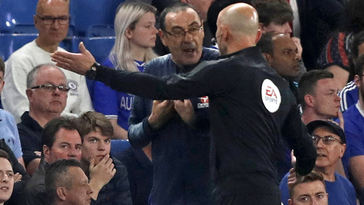 Insulto a Sarri da un tecnico del Burnley: "Italiano di m...."
