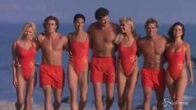 Baywatch, 30 anni fa la prima puntata della serie cult