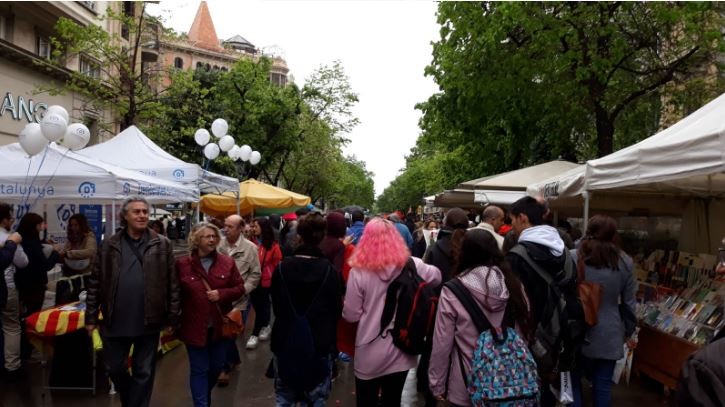A Barcellona la festa del libro di carta. E dall’Italia arriva una nave di scrittori