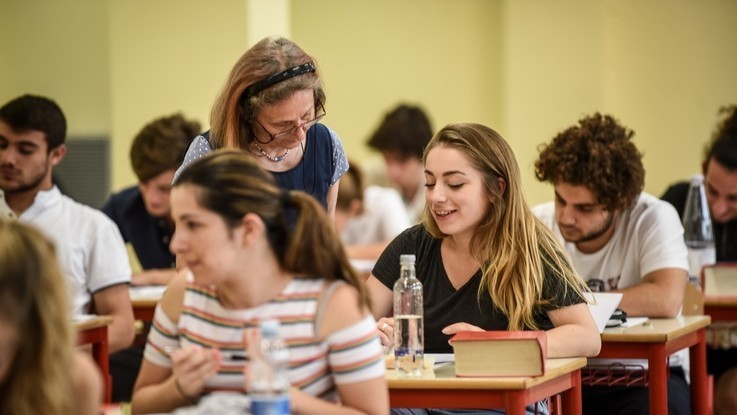 Scuola, siglato accordo governo-sindacati: revocato lo sciopero del 17 maggio