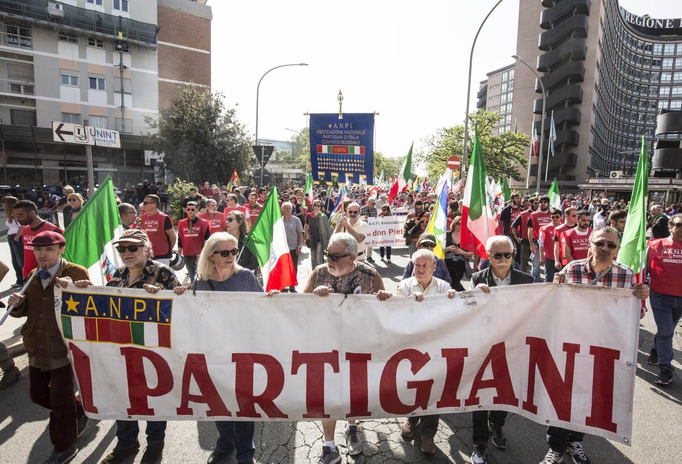 L’Anpi: “Nessuno cancellerà il 25 Aprile”. La Resistenza in piazza in tutta Italia