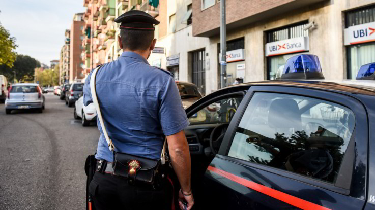 Milano, donna trovata morta in casa: figlio 21enne fermato per omicidio