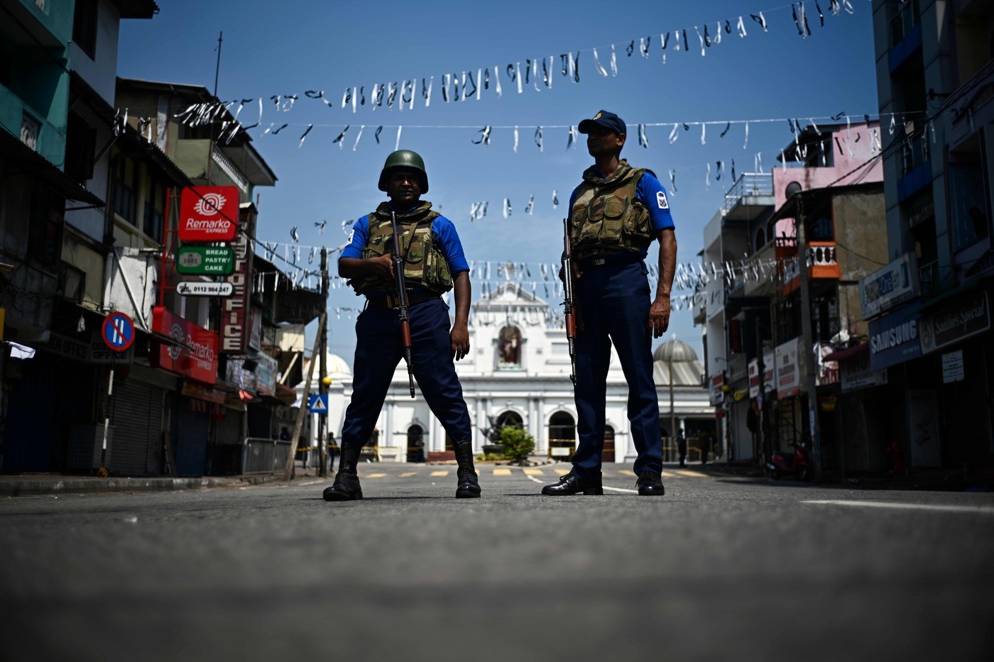 Sri Lanka, kamikaze erano ricchi e istruiti. Autorità avvertite mesi prima degli attacchi