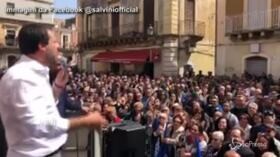 Migranti, Salvini: “Per i pm bloccare i barconi è reato, per me una medaglia”