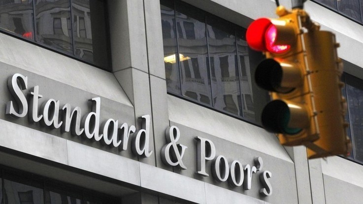 Standard & Poors grazia l’Italia. Rating stabile, outlook negativo