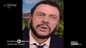 Crozza-Salvini: “A Corleone se fanno qualcosa di sbagliato… massaggioni ai piedi e Sblocca Cantieri”