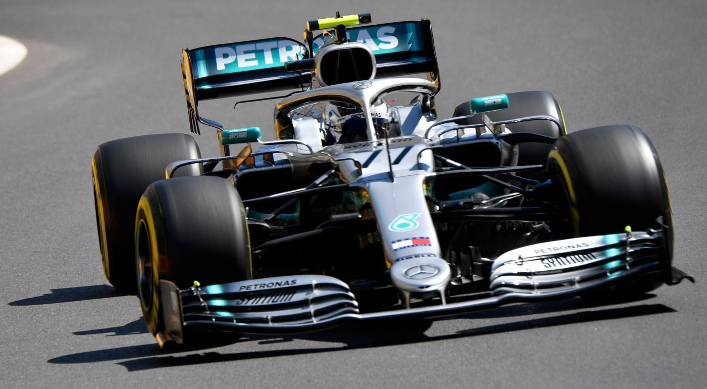 Gp Baku, pole Bottas davanti ad Hamilton, terzo Vettel