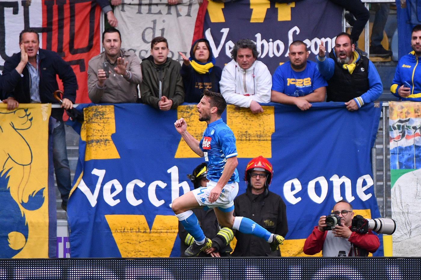 Serie A, Napoli espugna Frosinone: Mertens segna ed eguaglia Maradona