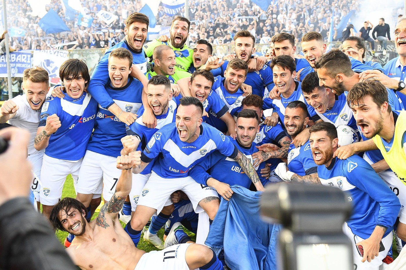 Il Brescia torna in Serie A, Lecce si ferma a Padova