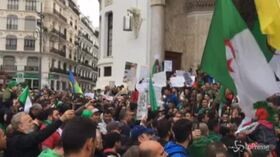 Algeria, undicesimo venerdì di proteste dopo le dimissioni di Bouteflika