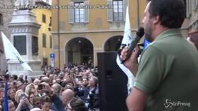 Salvini: “In migliaia firmano per la castrazione chimica ma i giornalisti non scriveranno mezza riga”