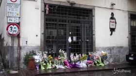 Viterbo, i fiori davanti al negozio del commerciante ucciso
