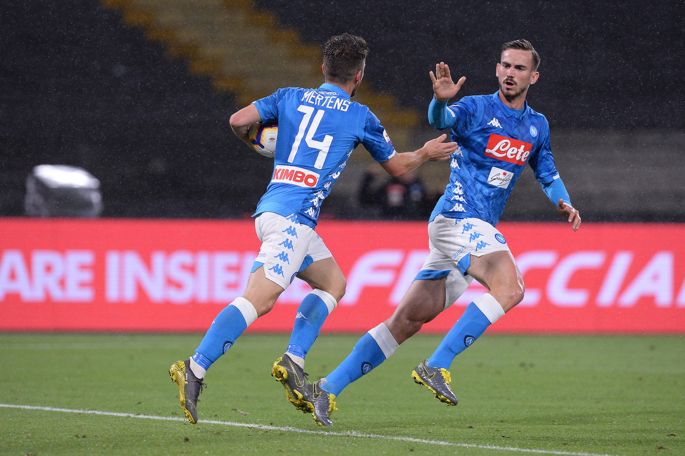 Serie A, Napoli-Cagliari 2-1 – Il fotoracconto
