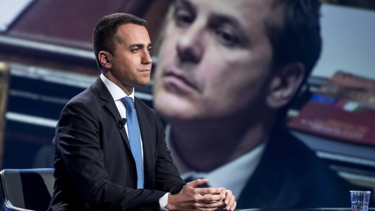 M5S attacca: "Lega minaccia il governo sull'autonomia? Vero motivo è la poltrona di Siri, ma sono gli italiani a chiedere che lasci"