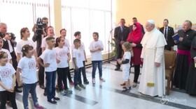 Bulgaria, il Papa visita i campi profughi
