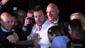 Salvini ad Aversa, tra standing ovation e contestazioni