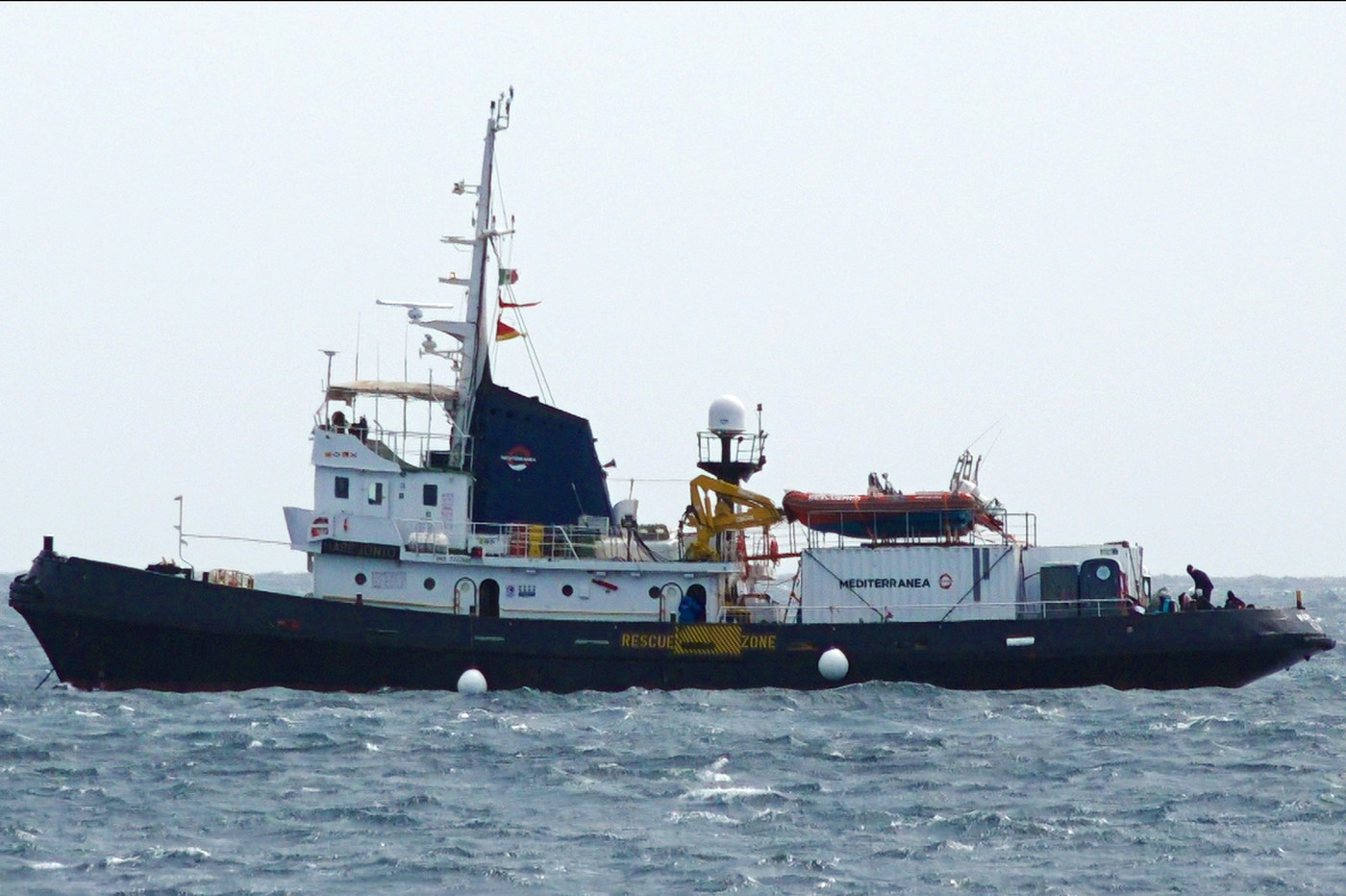 Mare Jonio a Lampedusa: nave sequestrata, ma l’ambulatorio del dottor Bartolo accoglierà i migranti