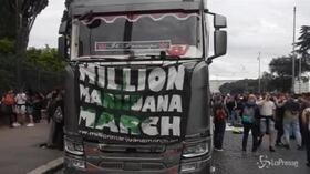 Roma, migliaia in piazza per la “Million Marijuana March”