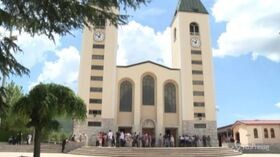 Il Papa: “Via libera a pellegrinaggi a Medjugorje”