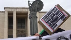 Roma, studenti in corteo alla Sapienza contro Forza Nuova