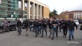 Roma, tensioni davanti alla Sapienza