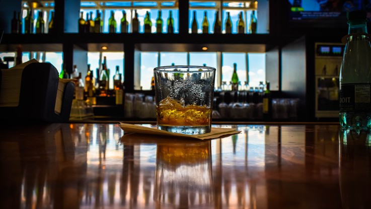 Otto milioni e 600mila italiani sono consumatori di alcol a rischio: 700mila sono minori