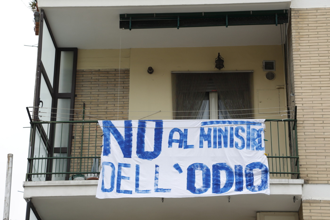 ‘No al ministro dell’odio’: pioggia di striscioni contro Salvini a Campobasso