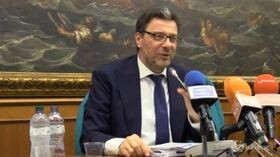 Giorgetti: “Il governo ha bisogno di condivisione, serve un incontro”
