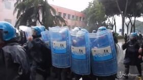 Atalanta-Lazio, scontri ultras-polizia: guerriglia vicino allo stadio