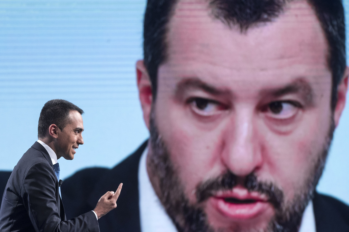 Salvini insiste su Dl sicurezza bis e punta a spaccare il M5s. Di Maio: “Vedremo”