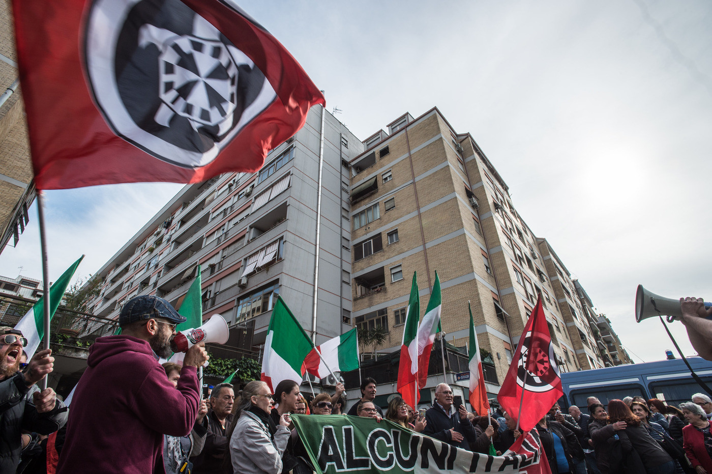 Roma, disordini a Torre Maura e Casal Bruciato: 65 indagati tra l’estrema destra