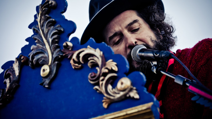 Vinicio Capossela: "Le mie ballate per questo nuovo Medioevo"