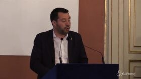 Voli di Stato, Salvini a Napoli: “La prossima volta vengo in bici”