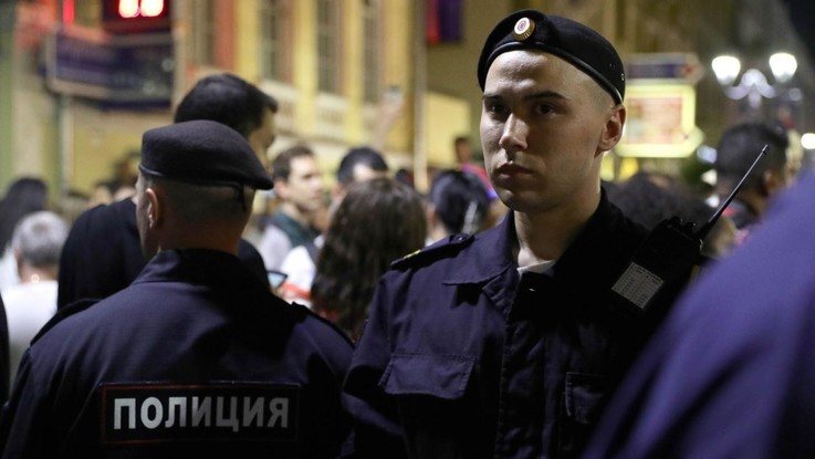 Russia, allarme bomba: evacuato aeroporto di Sochi, ispezione in corso
