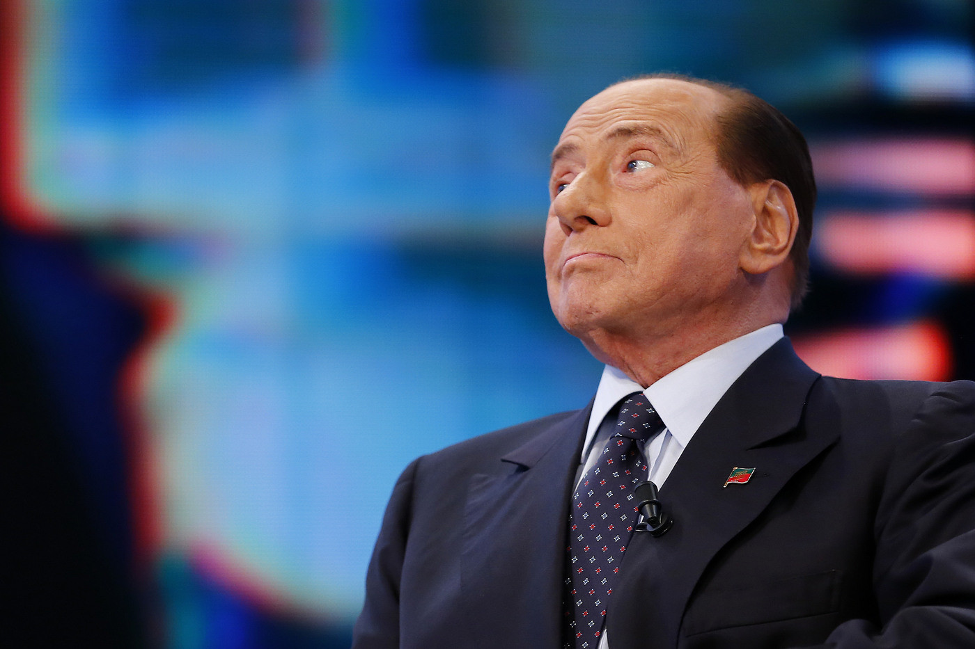 Da Berlusconi a Calenda, gli attacchi al governo:  “Ha esagerato”
