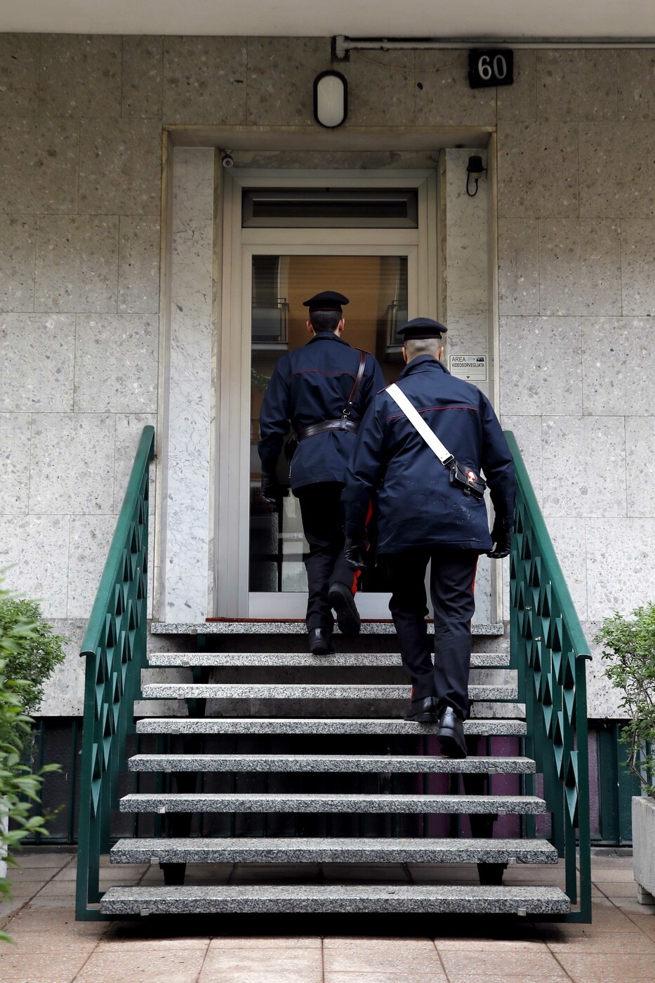 Roma, morto un uomo dopo una lite con la figlia: la ragazza lo ha ucciso con un colpo alla testa