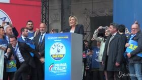 Manifestazione sovranisti, Le Pen: “Atto fondativo della rivoluzione pacifica democratica”
