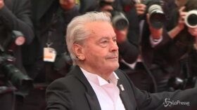 Festival di Cannes, le lacrime di Alain Delon