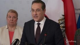 Austria, si dimettono tutti i ministri populisti