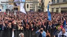 Lecce, Salvini contestato: manifestanti intonano “Bella ciao”