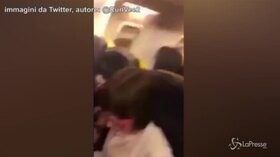 Atterra a Bari ma voleva andare a Cagliari: la furia del passeggero contro Ryanair