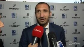 Chiellini scherza sul possibile arrivo di Sarri: “Il prossimo allenatore? Hai detto Sacchi?”